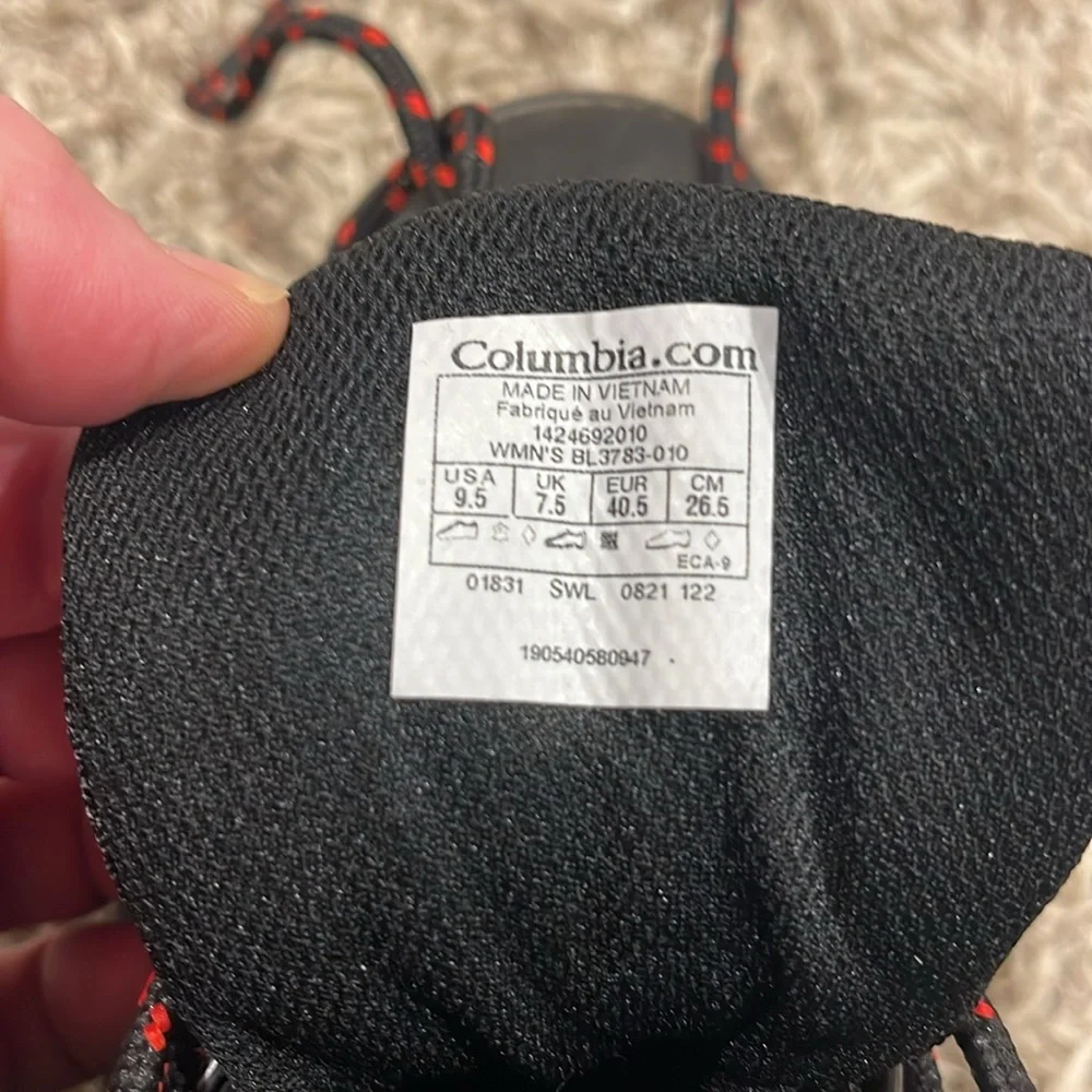 Women’s Columbia hiker 9.5 - Picture 6 of 7